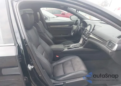 2018 Honda Accord Sport 2.0T z USA, uszkodzony, nr VIN 1HGCV2F37JA048099